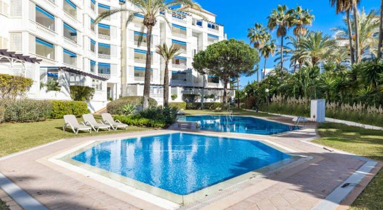 Holiday apartment with pool — photo 2