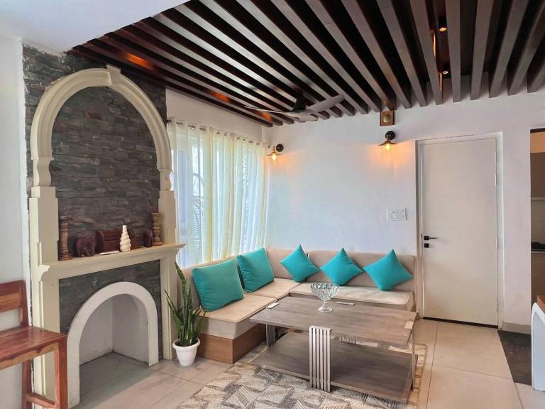 House with grill, pool & garden in Bhimtal
