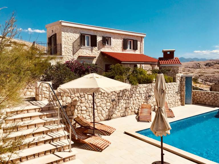 House with garden, private pool & BBQ | Nature view — photo 2
