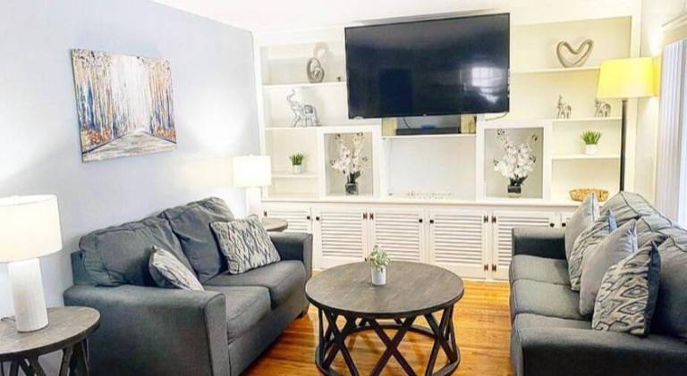 House with 5 rooms for 14 persons in Rochester, NY