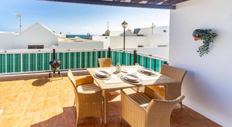 House with barbecue & terrace — photo 3