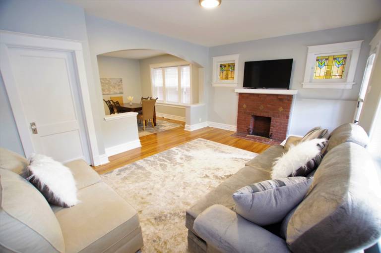 Holiday apartment with yard, patio & private pool in St. Louis, MO