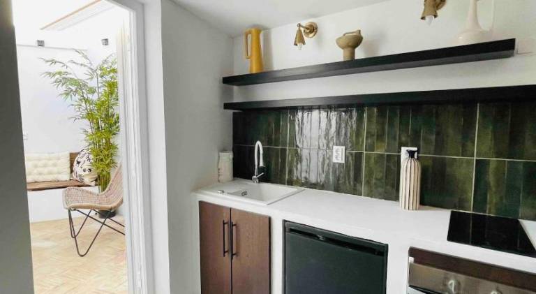 Wonderful vacation home with patio | Pets allowed — photo 4