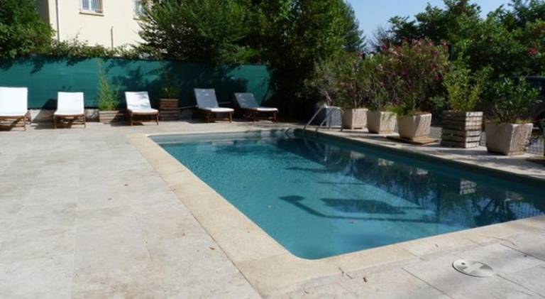 Apartment with private pool — photo 4