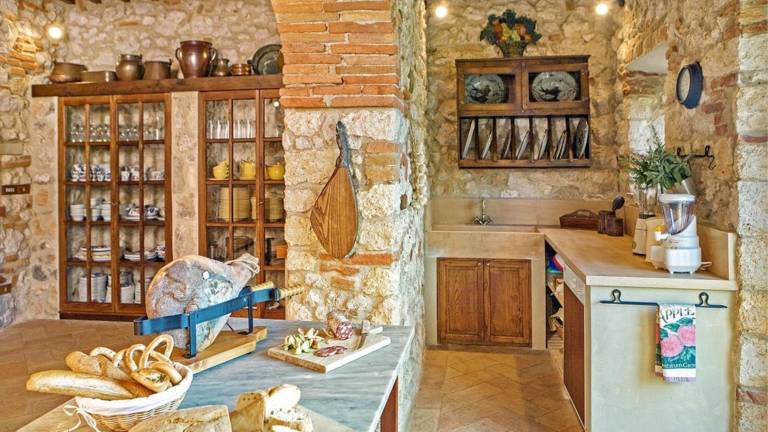 Luxurious independent villa with 12 beds in Val d'Orcia-VILLA AIOLA — photo 3