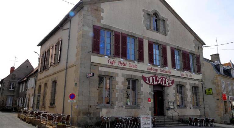 L'Alzire - Logis Auberge Culturelle in Gueret