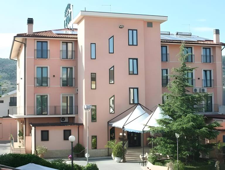 Hotel Leon - Ristorante Al Cavallino Rosso in San Giovanni Rotondo