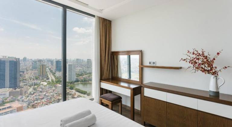 Apartment with terrace, pool & hot tub — photo 3