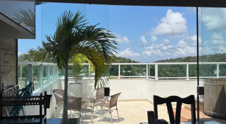 Vacation home with hot tub — photo 4