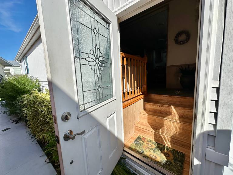 Adorable 2 bedroom 1 1/2 bath beach home — photo 3