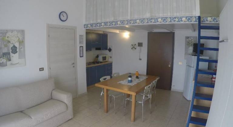 Rental apartment with patio, pool & yard — photo 4
