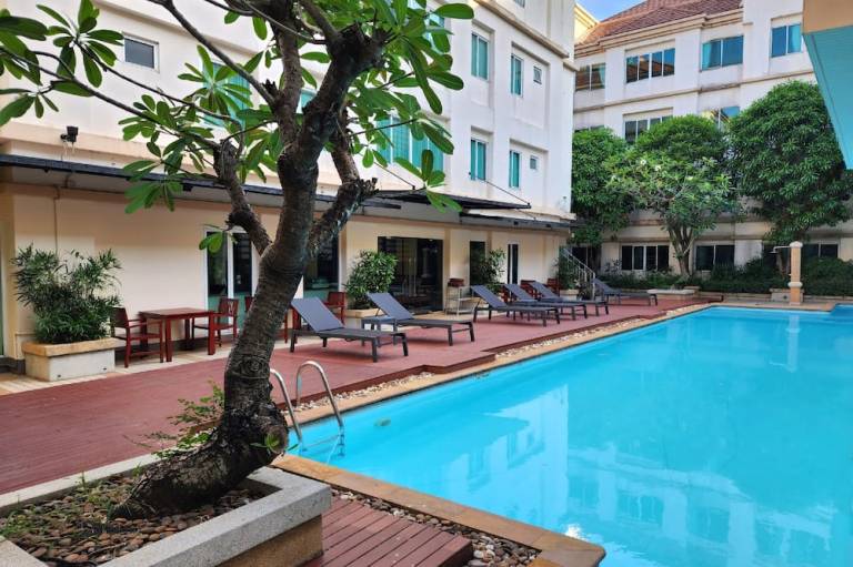 Avion Hotel
