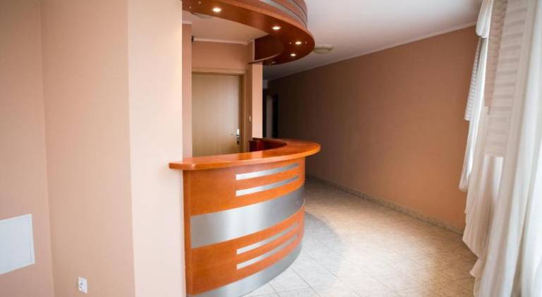 Apartment with terrace & yard — photo 4