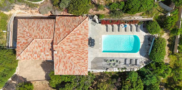 Family-oriented villa with patio, private pool & barbeque | Sea view | Close to the beach | Pet-friendly — photo 3