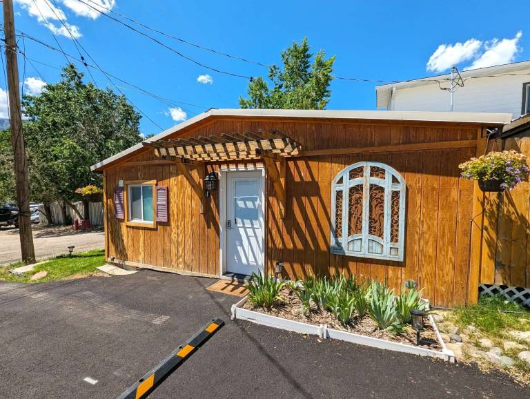 Cabin Gardiner