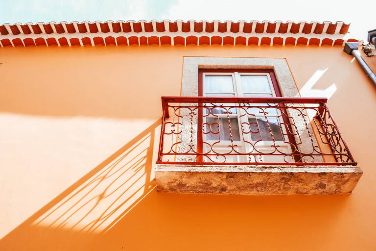 Holiday apartment with terrace & yard | Near São Jorge Castle | Pets allowed — photo 3