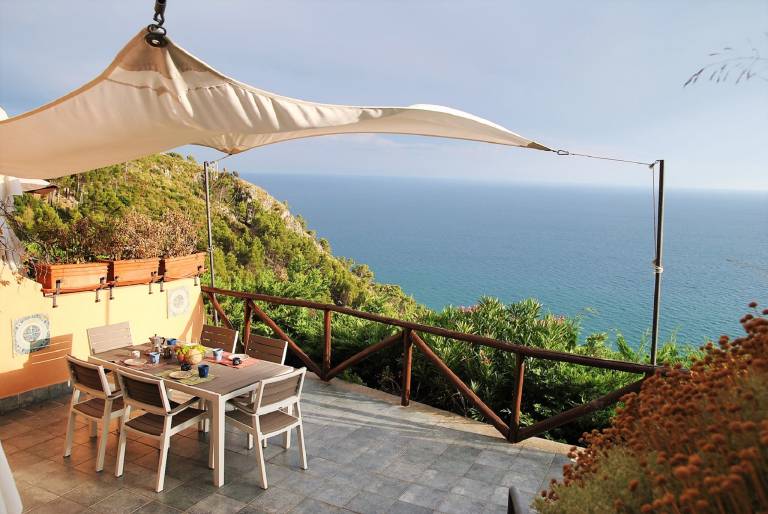 Family-oriented villa with BBQ & terrace | Sea view | Pets allowed — photo 2