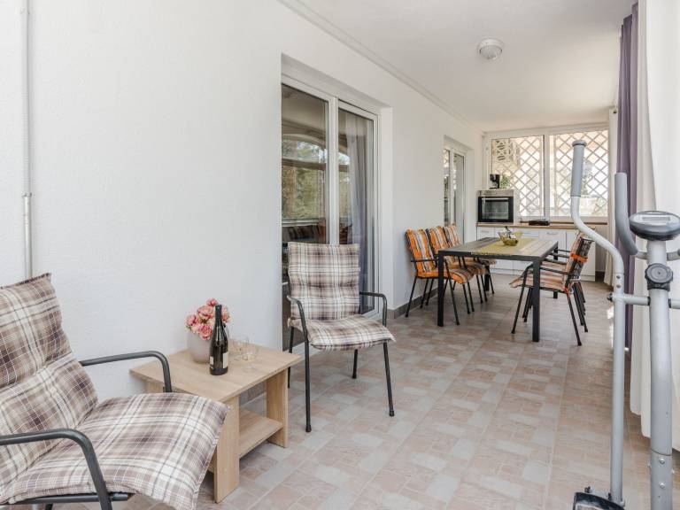 Rental apartment with garden, terrace & barbecue — photo 4