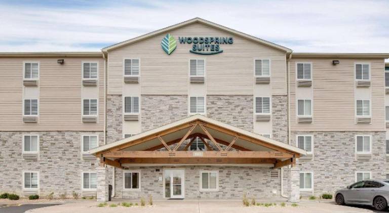 WoodSpring Suites Carol Stream Chicago