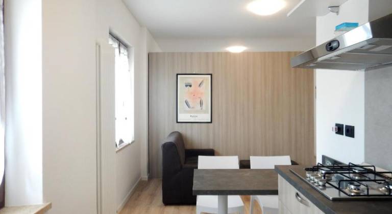 Apartment with patio, yard & barbeque — photo 4