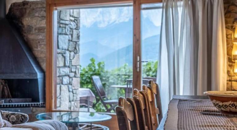 Pleasant house with terrace, garden & jacuzzi | Pets allowed — photo 2