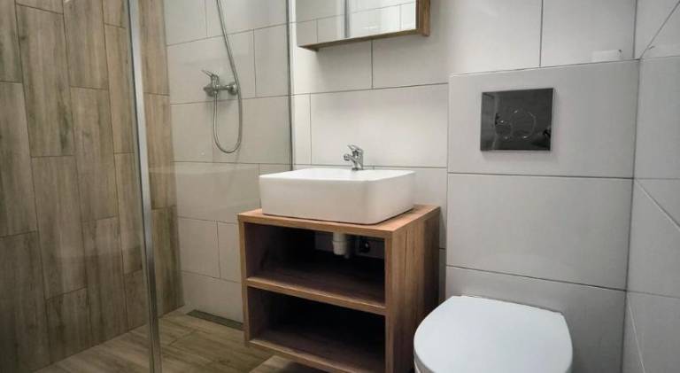 Serviced apartment with terrace & yard — photo 2