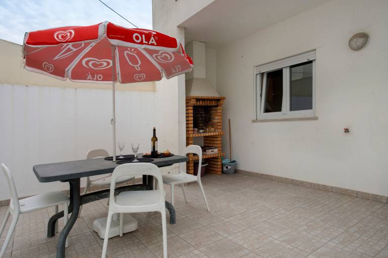 Holiday Home 'Tina House' with Private Terrace, Wi-Fi and Air Conditioning — photo 2