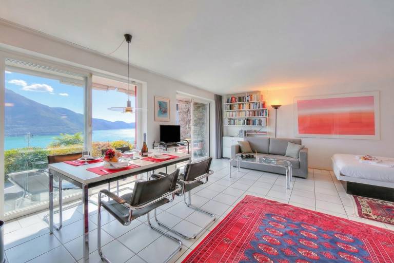 Family-oriented apartment with grill, yard & terrace | Mountain view | Pets allowed — photo 4