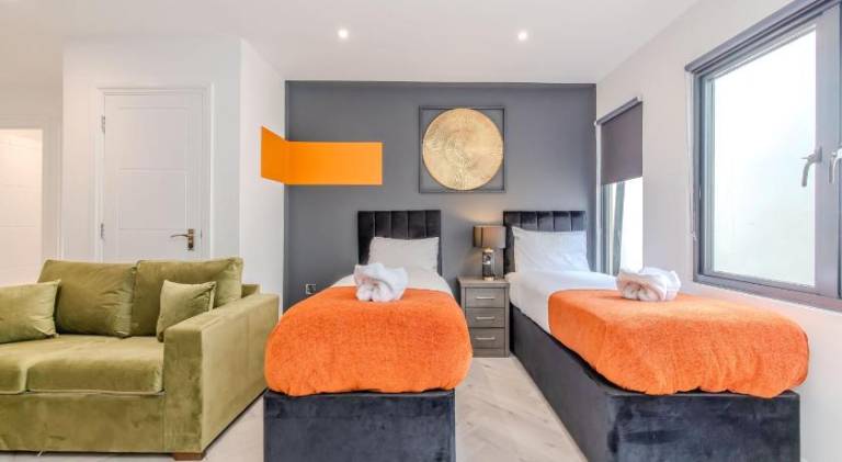 Holiday apartment | Next to British Airways i360 — photo 2