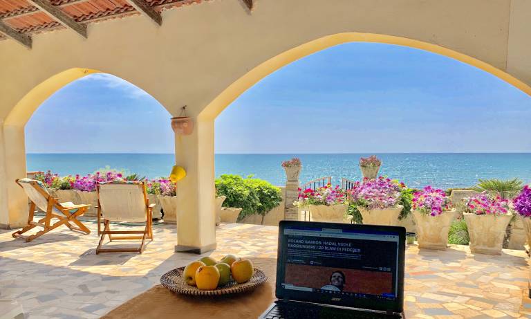 Family-oriented beautiful villa with barbecue, terrace & yard | Panoramic view | Beach nearby | Pet-friendly — photo 4