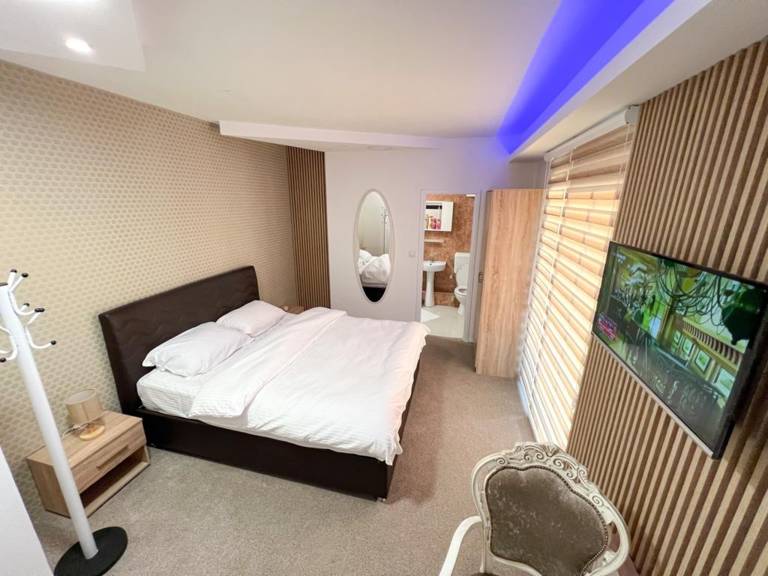 Room Gold Double Room with Balcony
