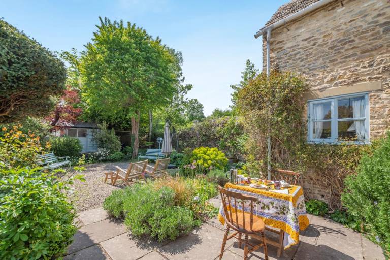 2 Bed in Cirencester oc hic05