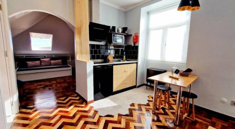 Child-friendly serviced apartment with patio | Next to Cathedral of Funchal | Pets are welcome — photo 4