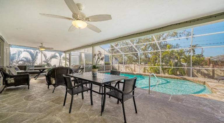 Vacation home with pool | Pets allowed — photo 3