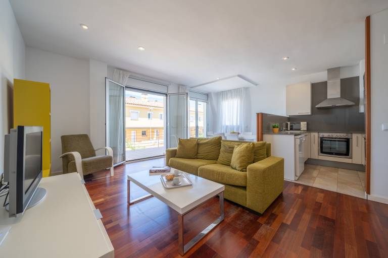 Fully equipped apartment with pool, yard & terrace | Close to the beach | Pet-friendly — photo 4