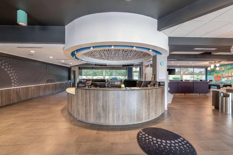 Tru by Hilton Orangeburg — photo 2