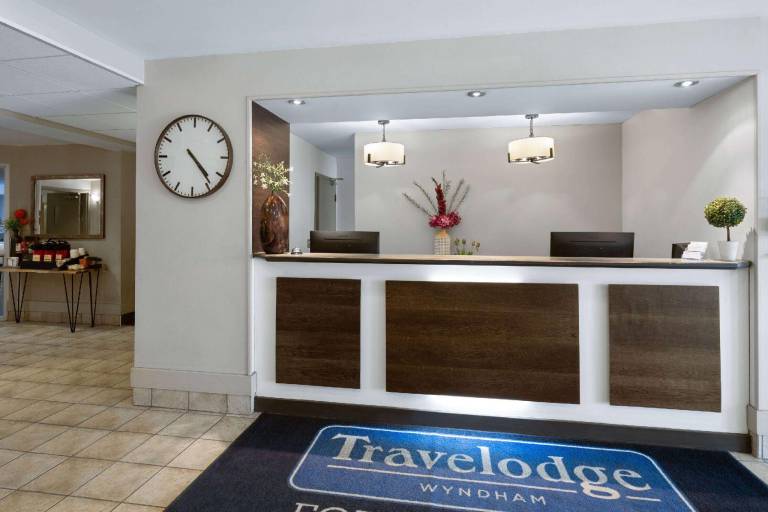 Travelodge by Wyndham Fort McMurray — photo 3