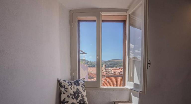 Pleasant rental apartment | Pet-friendly in Bosa