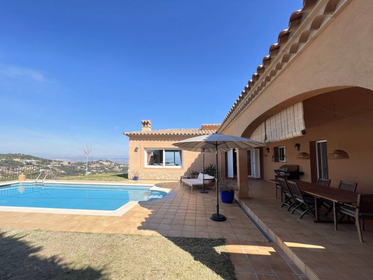 Fully equipped nice house with private pool & garden | Pets are welcome — photo 4