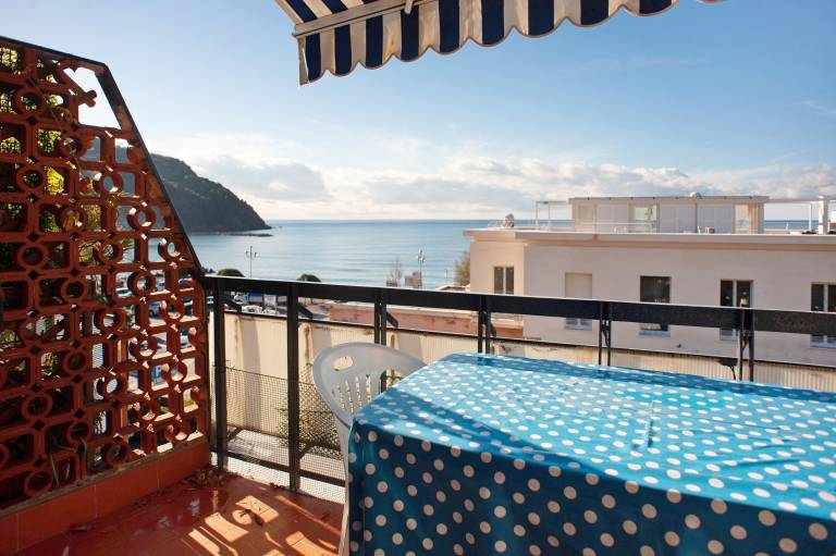 Fully equipped holiday apartment | Sea view | Next to the beach | Pets are welcome — photo 3