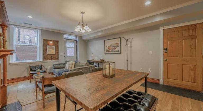 Classic 2Bed 2Bath Apartment w patio in Back Bay — photo 5