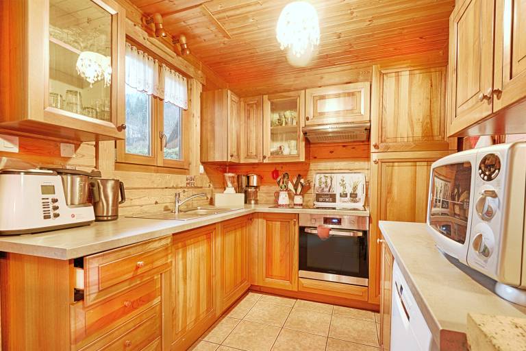 Chalet with garden, patio & BBQ | Mountain view — photo 4