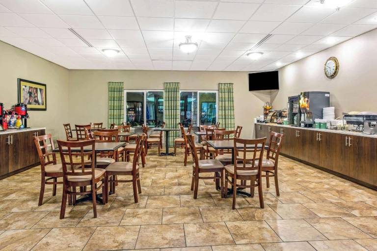 La Quinta Inn & Suites by Wyndham Biloxi — photo 5