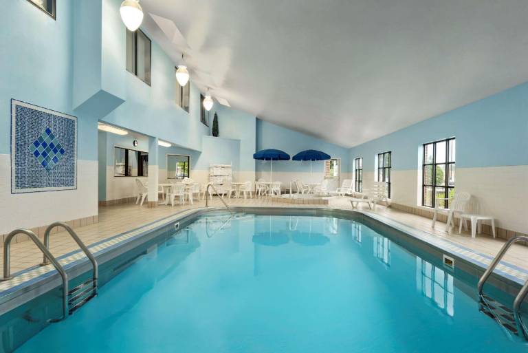 Country Inn & Suites by Radisson, Fargo, ND — photo 2