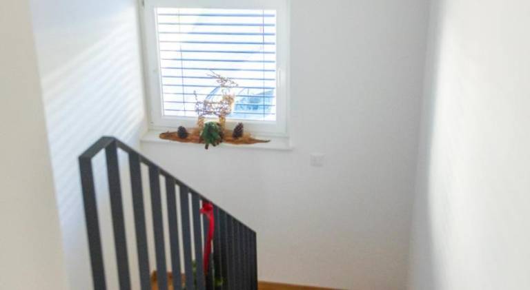 Holiday apartment with terrace & yard — photo 4