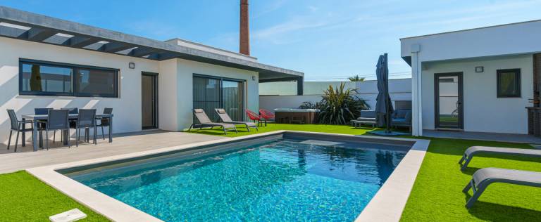 Ferienhaus mit Pool in Santa B&aacute;rbara&comma; Atlantikk&uuml;ste f&uuml;r max. 6 Personen am Atlantik