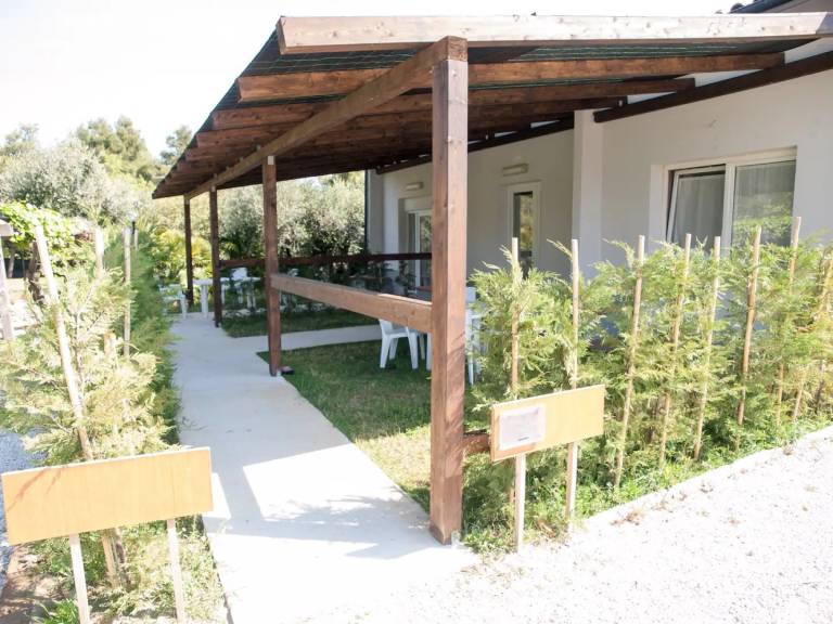Farmhouse 'Bilocale Vicino Al Mare' with Private Garden, Wi-Fi and Air Conditioning — photo 4