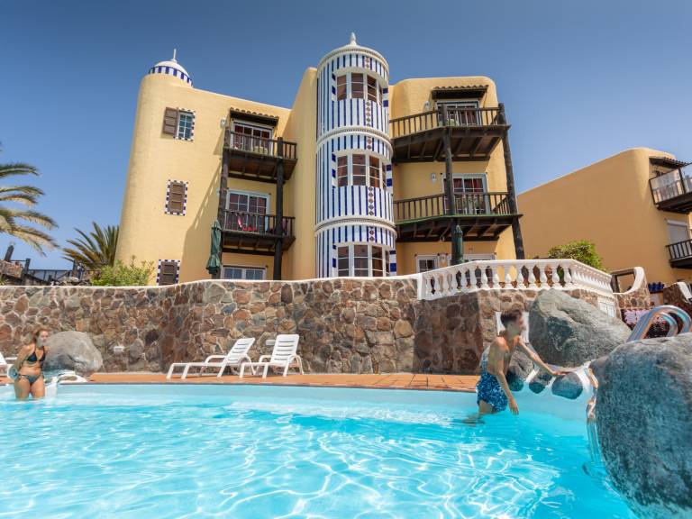 Fully equipped rental apartment with pool | Close to the beach | Pets allowed — photo 5