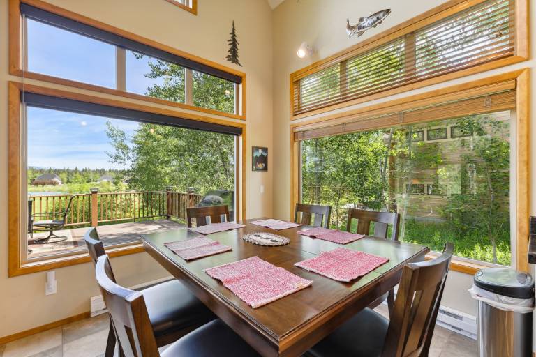 Cedar Chalet -on golf course, clubhouse access with gym, seasonal pool & hot tub — photo 3