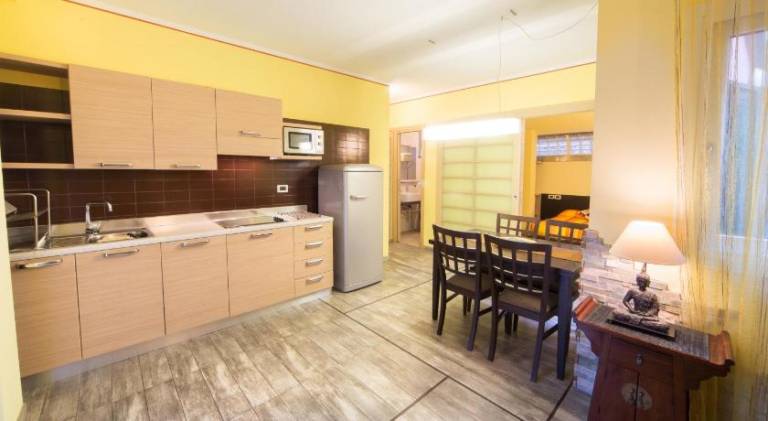 Serviced apartment with sauna, garden & jacuzzi — photo 3